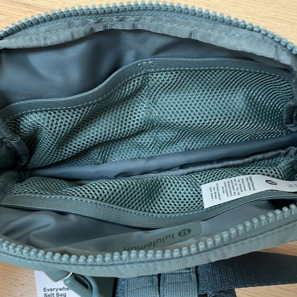 lululemon athletica Everywhere Belt Bag - Picture 4 of 10